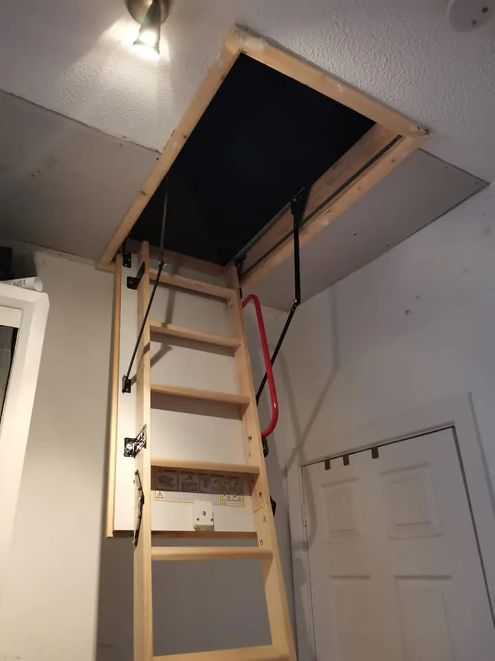 loft-hatch-installed-with-ladder-rhoose-south-wales