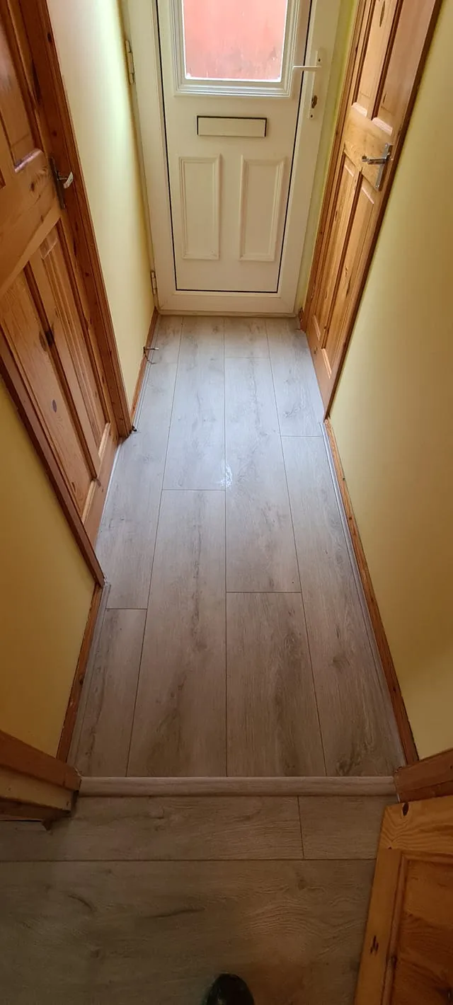 new-laminate-flooring-installer-rhoose-south-wales